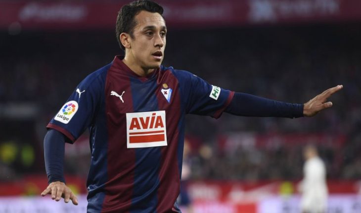 translated from Spanish: SD Eibar officialized the departure of Fabián Orellana
