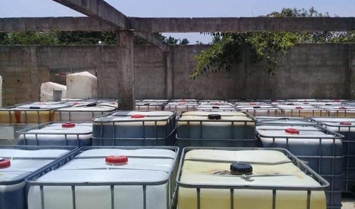 translated from Spanish: Secure “huachicolero” land in Veracruz and seized more than 50 thousand litres of stolen fuel