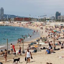 Spain regains mobility with open airports and busy beaches