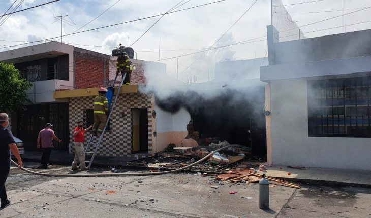 translated from Spanish: Woman and her two daughters are injured after explosion at zamora home, Michoacán