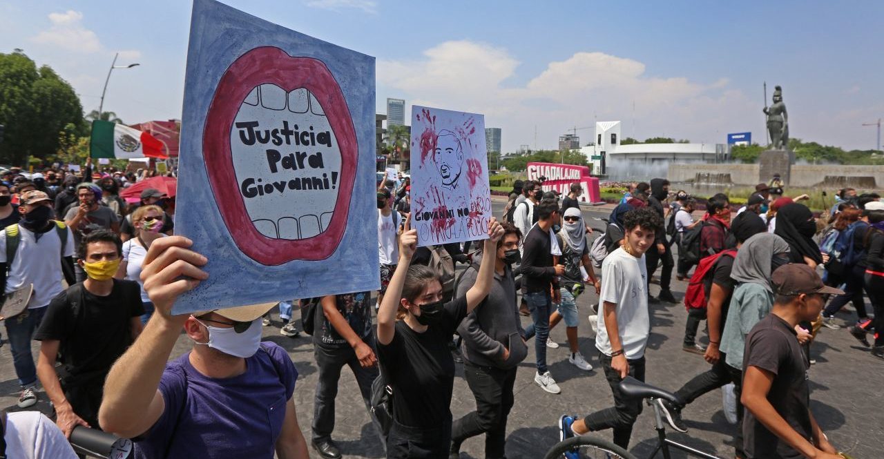 Young march in Jalisco to claim Alfaro for police brutality