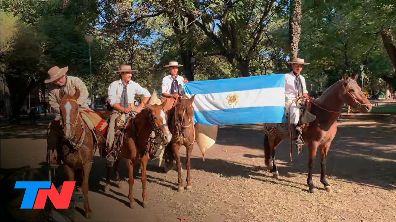 9 de Julio: banderazos en todo el país | Caravana desde Plaza Urquiza a la Casa Histórica en Tucumán