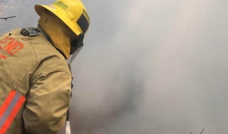 Bomberos atiende incendio de basura en la colonia San Pedro de Guamúchil
