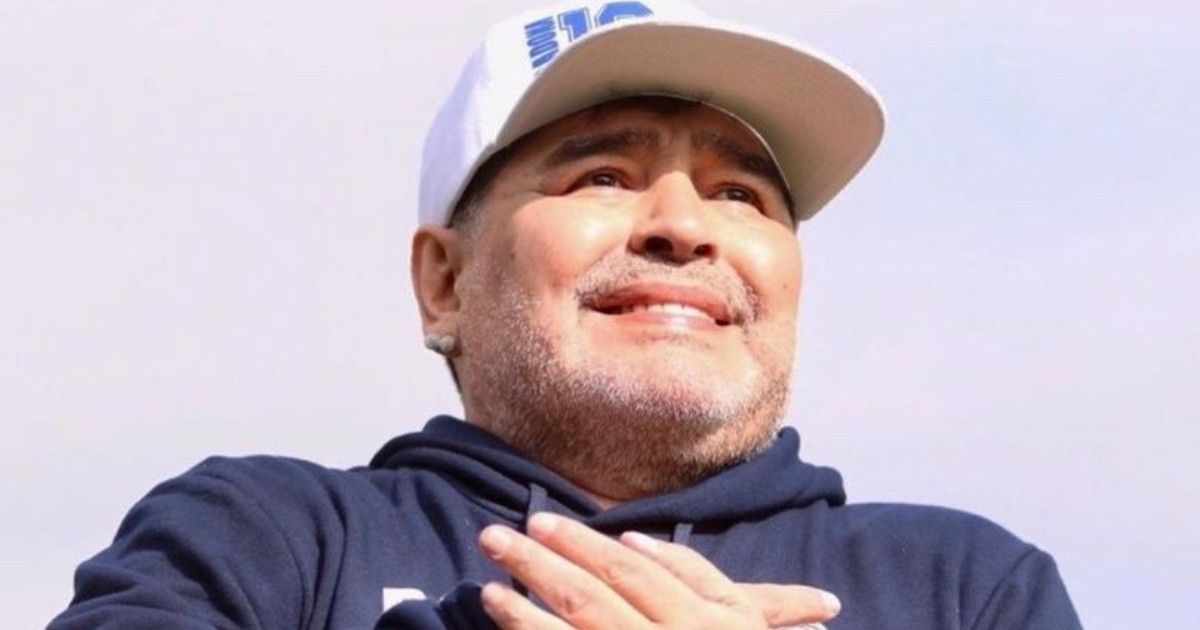 Diego Maradona, cada vez más "tripero": pidió ser socio activo de Gimnasia
