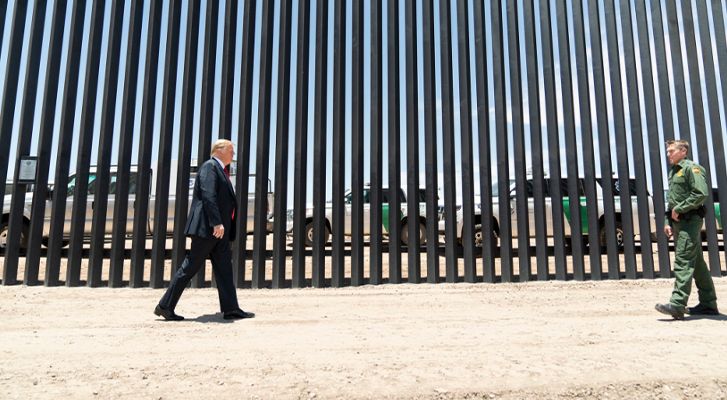 Donald Trump muestra los avances del muro fronterizo días antes a la visita de AMLO (Video)