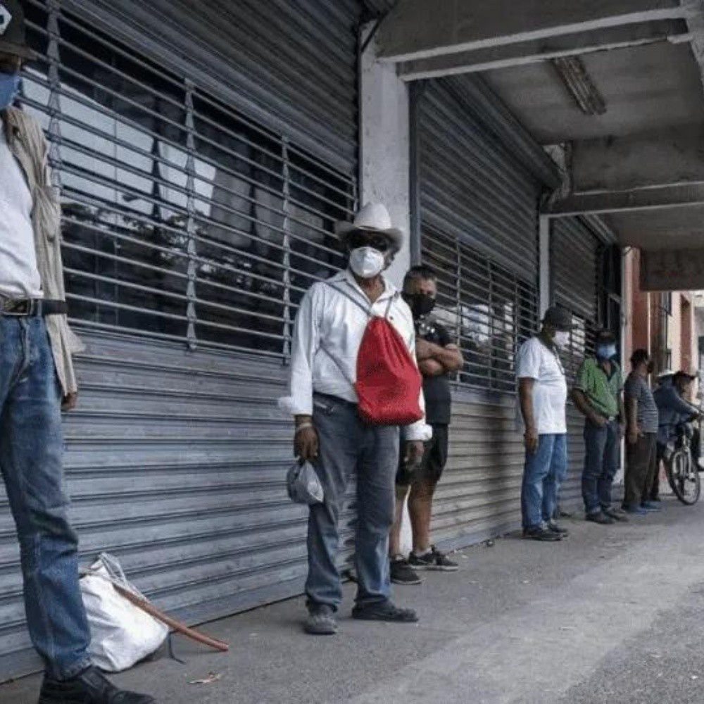 En plena crisis, el comercio entra a los peores meses del año en México