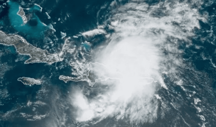Isaías pasa de tormenta tropical a huracán en su avance hacia Bahamas
