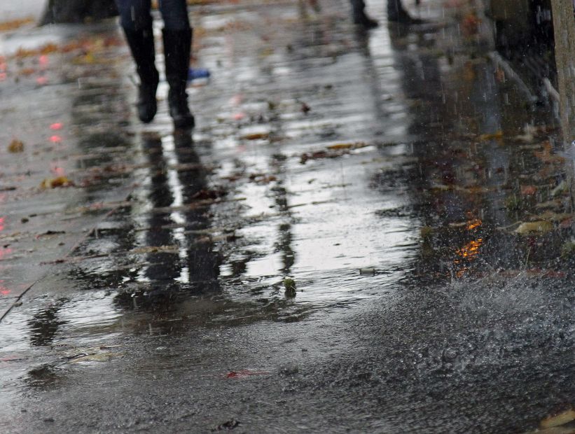 Ministro Moreno tras frente de mal tiempo en la zona central: "Ayuda a que vayamos teniendo un año más normal"