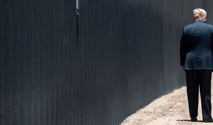 Muro con México ayuda a contener el COVID-19, dice Trump