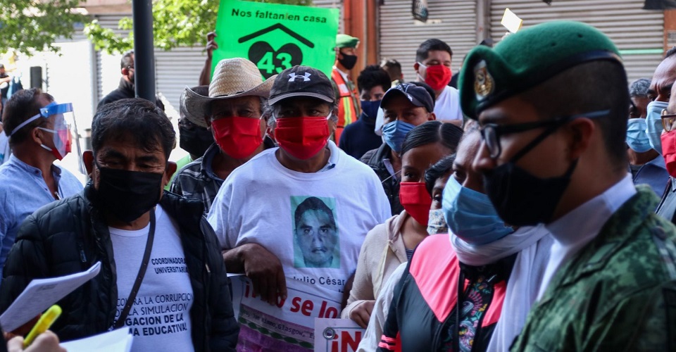 Nuevos restos prueban mentira de gobierno anterior: padres de Ayotzinapa