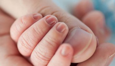 Suman 85 casos de bebés con COVID-19 en el Condado de Texas