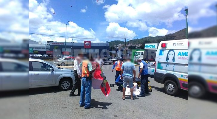 A parking accountant was assaulted and shot in the parking lot of the "Thousand Summits" of Morelia
