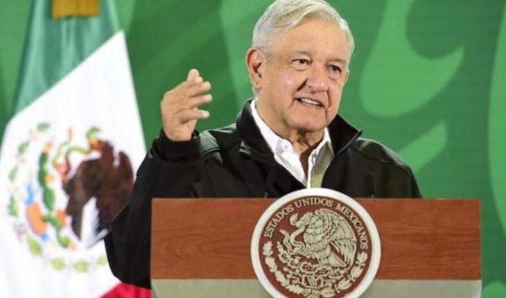 translated from Spanish: AMLO announces new Indep auction in Los Pinos; they will finish iPads, cell phones and cars