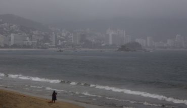 translated from Spanish: Acapulco authorities are denounced for spilling wastewater
