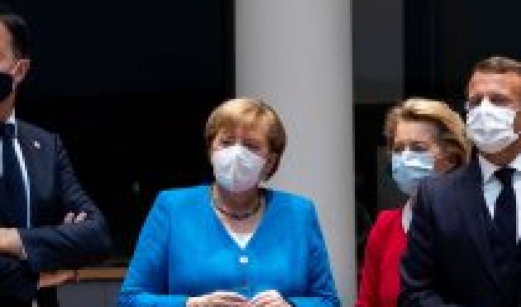 translated from Spanish: EU extends summit to Sunday after stalemate over coronavirus recovery plan