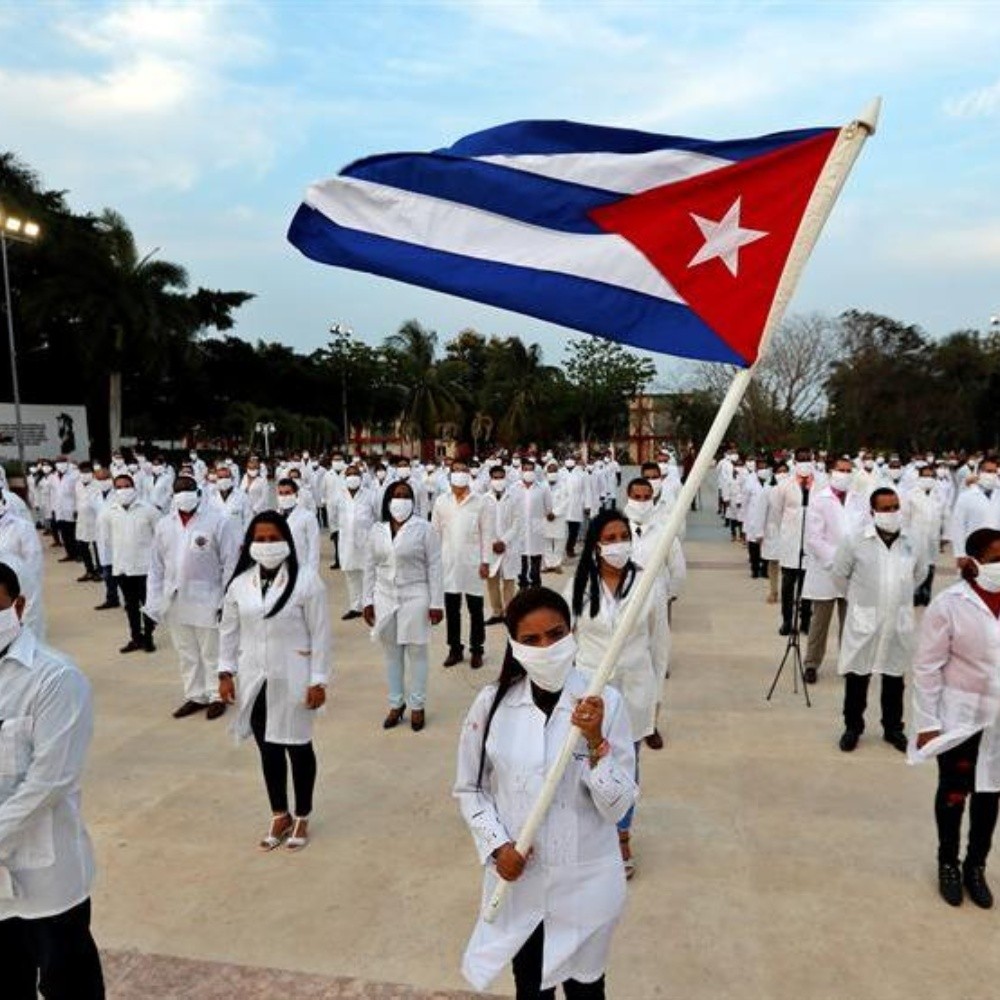 'Good return': Marcelo Ebrard thanks Cuban doctors who helped Mexico attend COVID-19