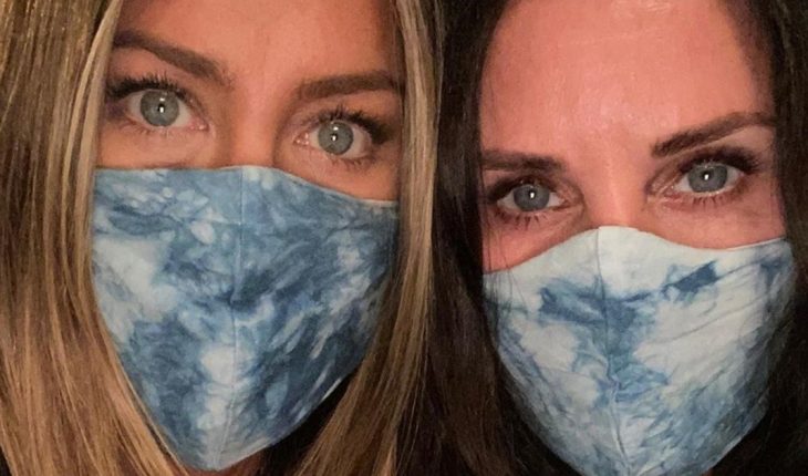 translated from Spanish: Jennifer Aniston’s strong photo to raise awareness of the pandemic
