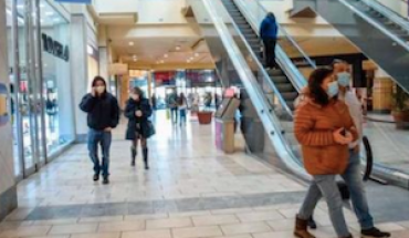 translated from Spanish: Minsal warns that malls will reopen in the final stages