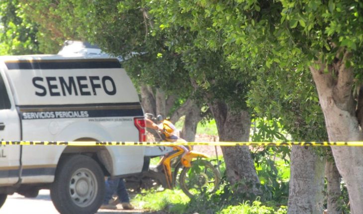 translated from Spanish: Shooting assault leaves a dead man and an injured woman in Zamora, Michoacán