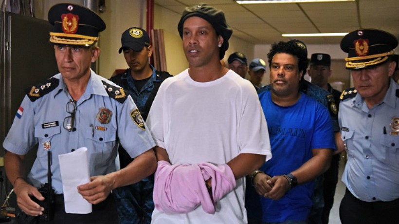 Conceden libertad a Ronaldinho en Paraguay tras más de cinco meses detenido