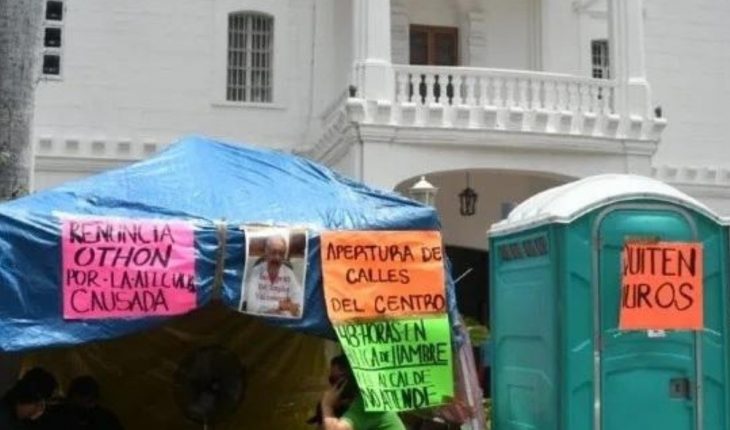 En pie de lucha, locatarios continúan con huelga de hambre en Ayuntamiento de Culiacán