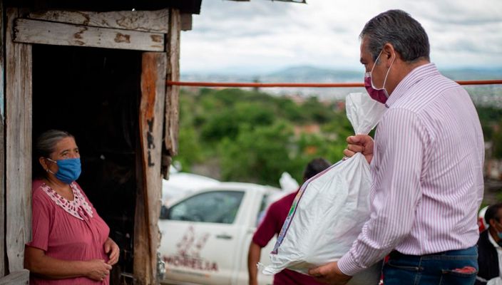 Entrega edil de Morelia apoyos alimentarios en colonia marginada