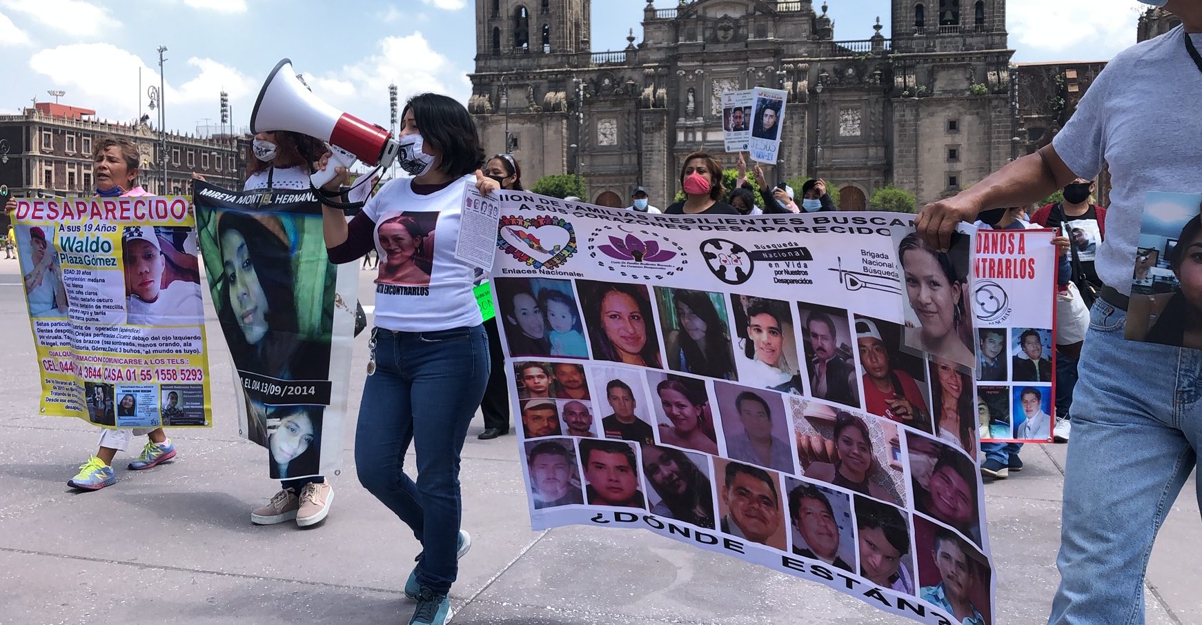 Familias de desaparecidos marcharán en el Zócalo hasta reunirse con AMLO