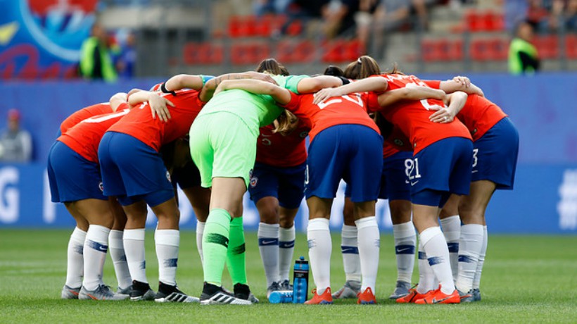Fútbol: La 'Roja' femenina recibe autorización para retomar los entrenamientos