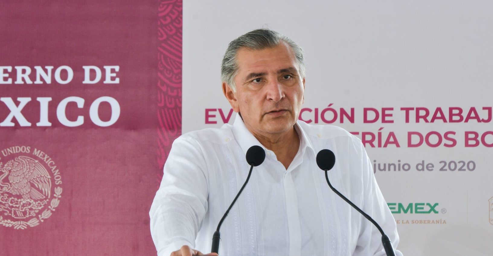 Gobernador de Tabasco gasta 100 mil pesos en 'cachitos' para la rifa del avión