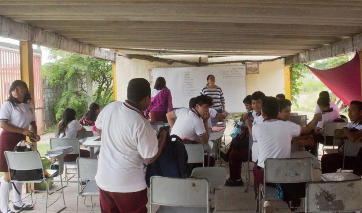 Maestros de Oaxaca rechazan clases remotas de la SEP; Sindicato las respalda