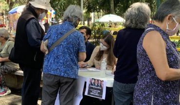 Morena recaba firmas en las calles para consulta contra expresidentes