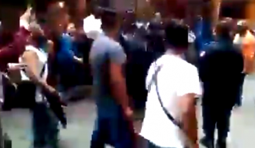 Policías agreden a menor comerciante en Puebla (Video)
