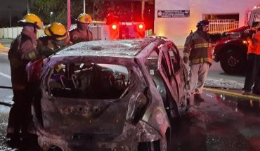 Salva a enfermera de auto en llamas en Monterrey