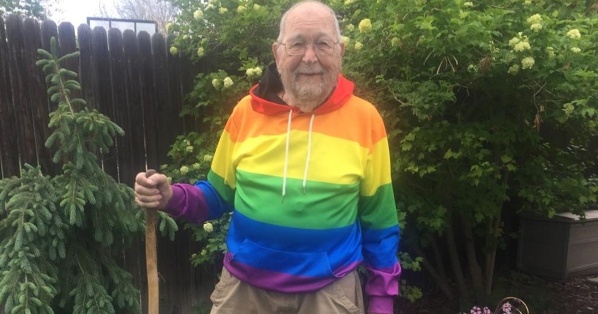 Un abuelo contó con entusiasmo que es gay recién a sus 90 años