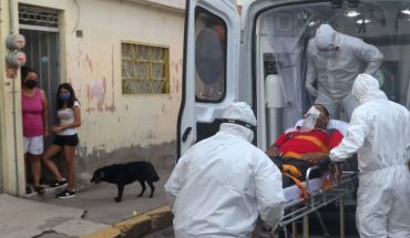 Van más de 50 mil muertes por COVID en México; suman 819 decesos