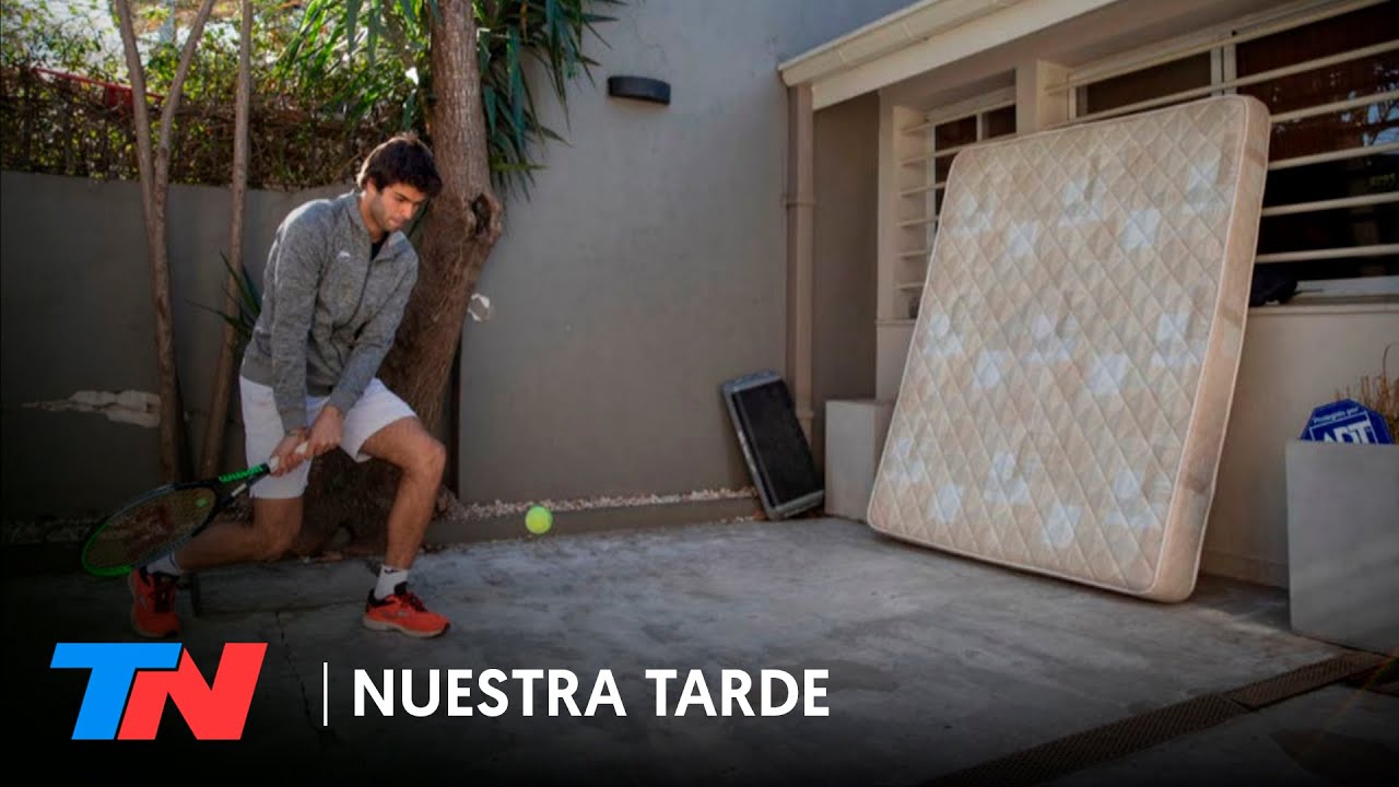 Facundo es una de las promesas del tenis argentino, no entrena hace meses y practica con un colchón