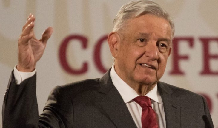 translated from Spanish: AMLO criticizes media reporting on daily COVID deaths