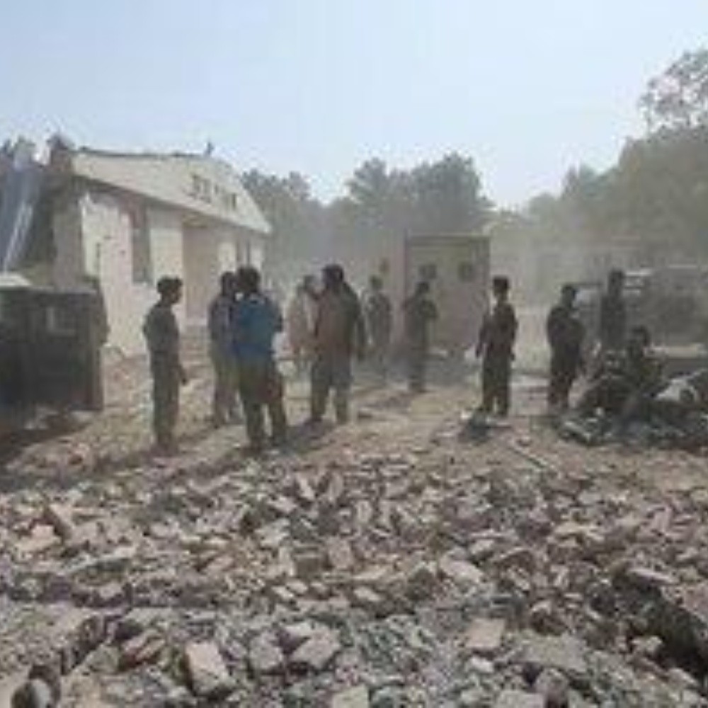 At least 4 killed and 41 wounded in Afghanistan truck bombing