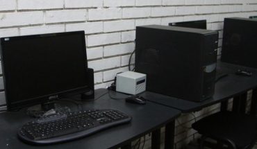 translated from Spanish: Eliminate 75% of computers in CDMX schools