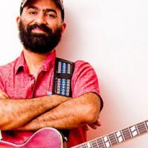 "Guitarrazo online" concert with Juanito Ayala via online