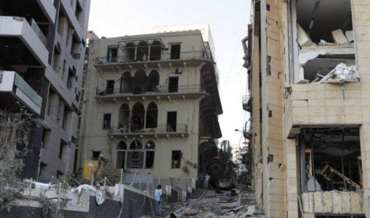 translated from Spanish: Lebanese face devastation after massive Beirut explosion