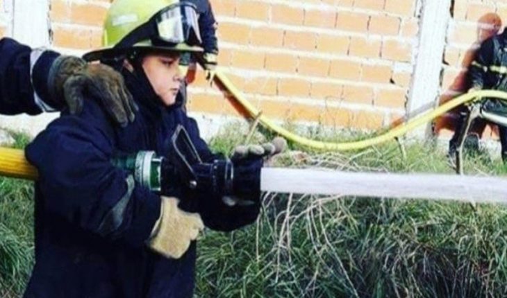 translated from Spanish: Little Hero: A 15-year-old volunteer firefighter saved a woman’s life