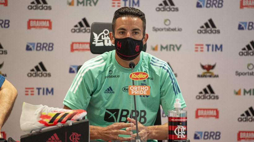 Mauricio Isla is featured at the Flamengo and makes a nod to the U: "It's a beautiful challenge for me"