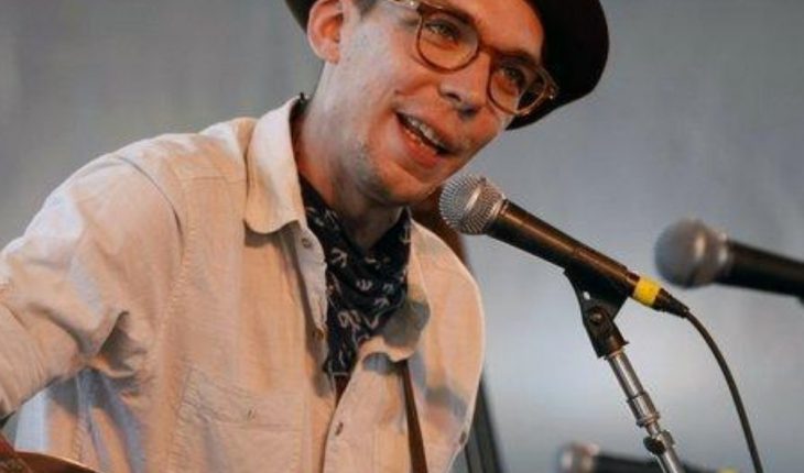 translated from Spanish: Musician Justin Townes Earle dies at 38