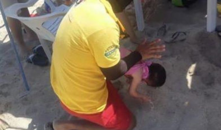 translated from Spanish: Paramedic saves baby after choking on mango piece in Mazatlan