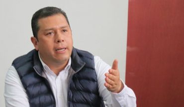 translated from Spanish: Resigns from PRD Michoacán Juan Carlos Barragán, “single group interests are privileged”