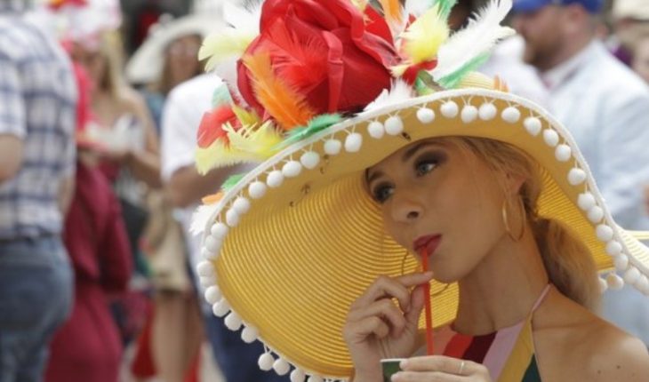 translated from Spanish: The Kentucky derby will be held without spectators