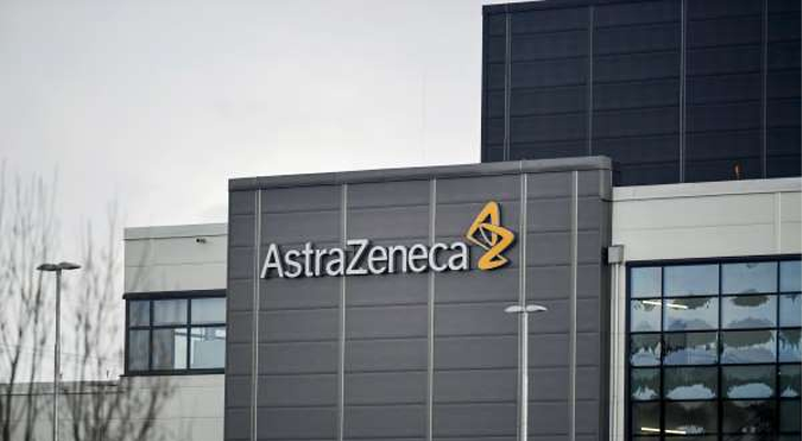 AstraZeneca suspendió pruebas de su vacuna contra Covid-19 tras causar mala reacción de un participante