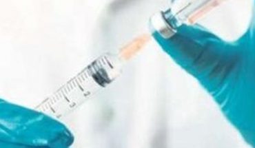Chile seguirá preparando las pruebas de la vacuna de Oxford pese a suspensión de ensayos en Europa