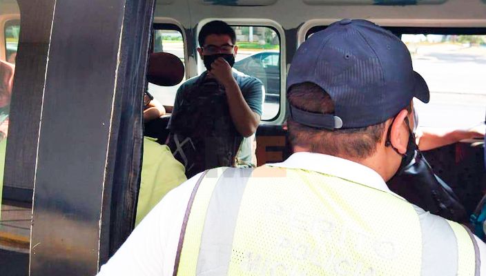 Continúan exhortando  a la población a utilizar cubrebocas en el transporte público en Michoacán